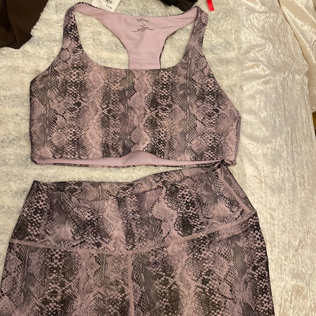 Aqua Athletic Purple Snakeskin Workout Set Size Large